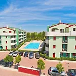 Apartman Roberta Con Piscina - Agenzia Cocal