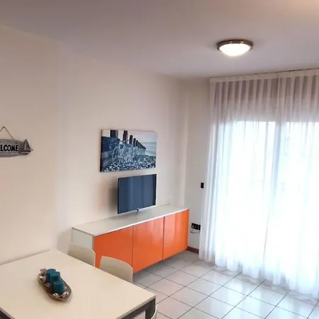 Roberta Con Piscina - Agenzia Cocal Apartamento