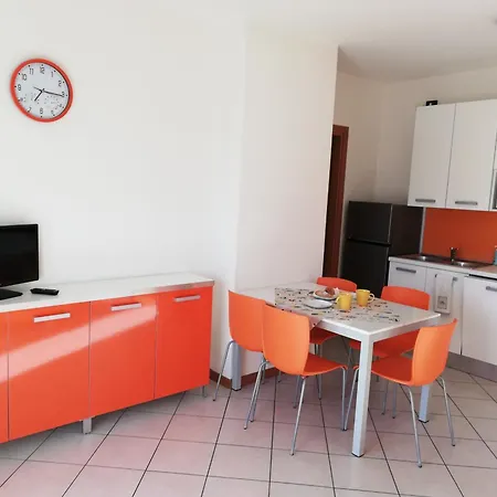 Roberta Con Piscina - Agenzia Cocal Apartman