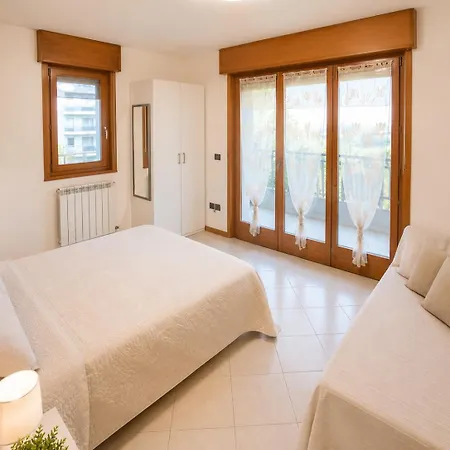 Apartamento Roberta Con Piscina - Agenzia Cocal Caorle