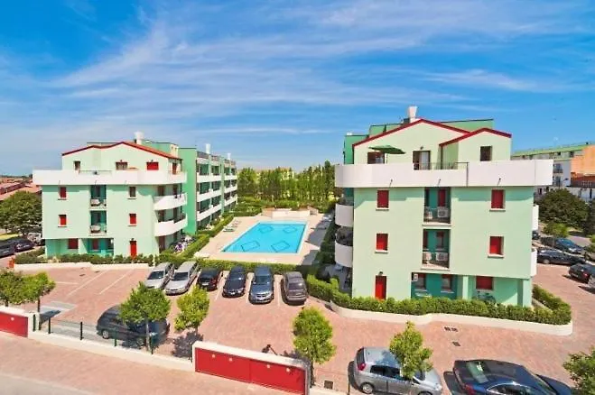 Apartman Roberta Con Piscina - Agenzia Cocal