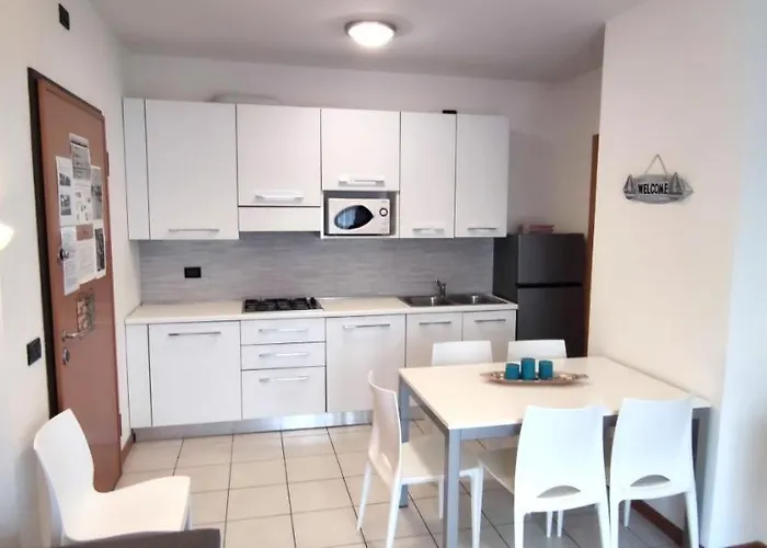 Roberta Con Piscina - Agenzia Cocal Apartman
