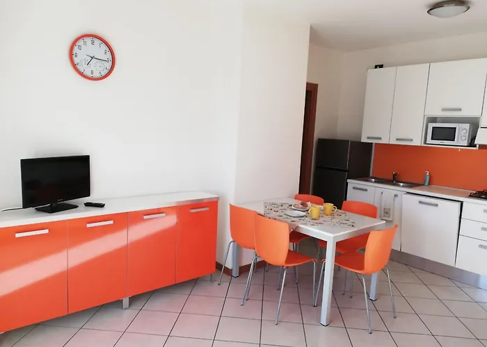 Roberta Con Piscina - Agenzia Cocal Apartman