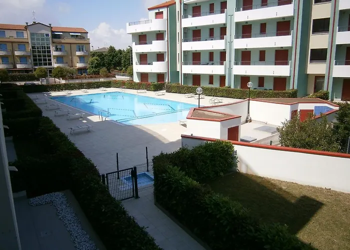 Roberta Con Piscina - Agenzia Cocal