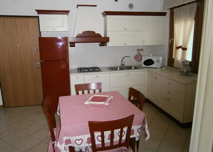 Roberta Con Piscina - Agenzia Cocal Caorle