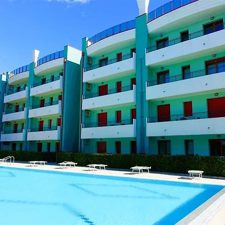 Roberta Con Piscina - Agenzia Cocal