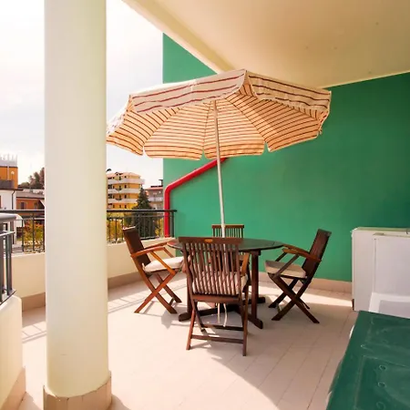 Roberta Con Piscina - Agenzia Cocal * Caorle