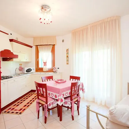 Apartamento Roberta Con Piscina - Agenzia Cocal Caorle