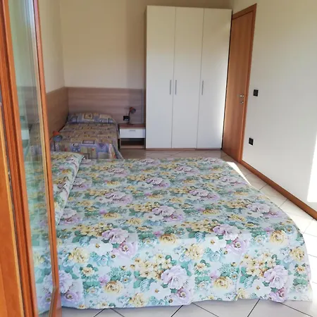 Roberta Con Piscina - Agenzia Cocal アパート *