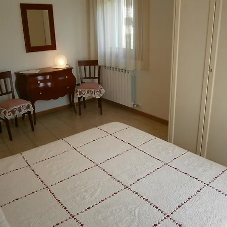 Roberta Con Piscina - Agenzia Cocal アパート カオルレ