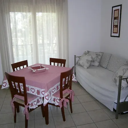 Roberta Con Piscina - Agenzia Cocal Apartman *