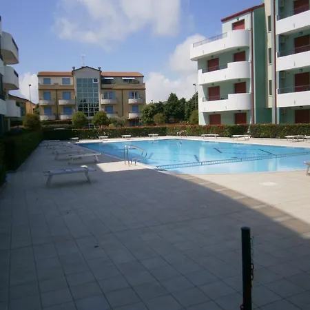 Roberta Con Piscina - Agenzia Cocal Apartman Caorle