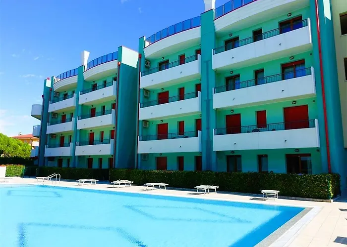 Roberta Con Piscina - Agenzia Cocal