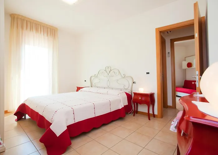 Roberta Con Piscina - Agenzia Cocal