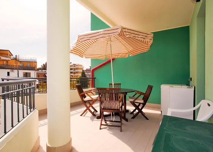 Roberta Con Piscina - Agenzia Cocal * Caorle